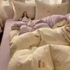 Juego de ropa de cama de cuatro piezas de terciopelo de leche para otoño e invierno, funda de edredón de terciopelo coral gruesa de doble cara de una pieza, juego de tres piezas de sábana de franela