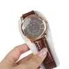Bolsa de almacenamiento de terciopelo portátil para viajes, bolsa de embalaje para reloj con cierre de botón a presión dorado, bolsa de terciopelo granulado para reloj y joyería