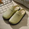 Nuevas Zapatillas de Dedo Antideslizantes de Suela Gruesa para Madres de Mediana Edad, Zapatillas de Dedo del Pie, Zuecos de Imitación de Cuero con Tacón Medio, Zapatillas de Mujer para Usar Afuera