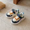 Tênis Esportivo Infantil Primavera e Outono Novo Estilo Sapatos de Menina Velcro Bloco de Cores Leve Solado Macio Antiderrapante Casual Tênis de Board
