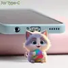 Tapón de Polvo para Teléfono con Diseño de Niña Linda de Acrílico 2D Transfronterizo Adecuado para Decoración de iPhone Tipo-C