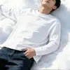 Camiseta casual versátil de manga comprida para outono para homens, gola redonda, cor sólida da moda, confortável, respirável e com caimento solto