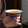 Cardamomo morado con pétalos pintados en dorado, una taza de té de cerámica para el anfitrión, una taza de té alta para disfrutar del té, una taza individual para uso doméstico