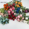 7 Rosas de Flocos de Neve Pequenas Individuais com Bordas Queimadas, Rosas Retrô, Adereços de Fotografia, Fundo Falso, Flores de Seda Florais para Sala de Estar
