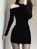 Outono e Inverno Novo Vestido Preto Puro Sexy com Recorte na Cintura para Emagrecer e Ficar Sexy Vestido de Comprimento Médio para Mulheres