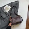 Bolsa Pequena Retro de Nicho de Luxo Bolsa Transversal Feminina Moda Nova Outono e Inverno Versátil para o Dia a Dia Bolsa de Ombro