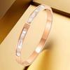 Pulseira de Aço Titânio para Mulheres, Pulseira de Aço Inoxidável com Concha Cravejada de Diamantes Cor Ouro Rosa, Três Diamantes, Pulseira com Fivela Simples e Fashion