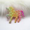 Venta al por mayor de fábrica colorido polvo dorado caballo DIY accesorios de joyería broche horquilla adorno para la cabeza material de decoración Unicornio