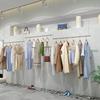 Exhibidor de ropa de acero inoxidable para tienda de ropa para hombre y mujer, colgador de pared, estante para ropa, riel para ropa retráctil de techo