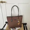 Bolsa Tote Retro de Alta Qualidade com Grande Capacidade para Mulheres 2026 Outono/Inverno Nova Versátil para o Dia a Dia Bolsa de Ombro Única