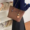 Bolsa Feminina Vintage Fosca de Grande Capacidade 2026 Outono/Inverno Nova Bolsa Tote Simples de Alta Qualidade para o Dia a Dia Bolsa de Ombro