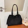 Bolsa Tote de Design Retrô de Nicho Bolsa Feminina 2026 Nova Grande Capacidade para o Dia a Dia Bolsa de Ombro Casual Fashion