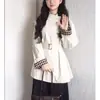 Trench Coat Curto Branco com Gola Alta para Mulheres, Novo Estilo Popular Primavera e Outono 2026, Estilo Coreano Petite com um Toque Casual de Alta Qualidade
