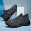 Zapatos Deportivos para Pareja, Transfronterizos Talla Grande Calados Ligeros de Tejido Volador, Slip-On Casuales de Malla, Zapatos Transpirables