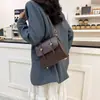 Mochila Casual Multifuncional de Gran Capacidad Estudiante Nueva Tendencia Retro Transfronteriza 2025 Bolso Cruzado Portátil para Viajes de Negocios para Mujer
