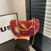 Bolsa de Festa Transfronteiriça Imperatriz do Oeste para Mulheres 2025 Novo Design de Nicho Barra de Ouro Pena Lantejoula Bolsa de Ombro Único Transversal com Corrente