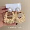 Pendientes de Perla con Textura Martillada Geométrica de Metal Barroco 2026 Comercio Exterior Aliexpress Pendientes Franceses Vintage de Gama Alta