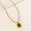 Nuevo collar sencillo de acero y titanio con piedra de ojo de gato para mujer, cadena de clavícula de lujo accesible, estilo retro, versátil y personalizada.