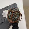 Bolsa pequena de crochê com padrão boêmio para primavera e verão, nova moda feminina, bolsa mensageira com corrente, bolsa saco com cordão, atacado