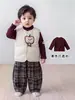 Chaleco estilo coreano para outfit de invierno para niños, chaleco de plumón de pato blanco, camiseta interior, pantalones a cuadros, ropa para niños