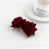 Peine para el cabello de terciopelo rosa transfronterizo, Pasador de pelo vintage para novia, Accesorio para el cabello de doble flor artificial con borde enrollado color burdeos para mujer