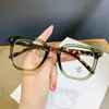 Gafas de montura de color contrastante para pierna con estampado de leopardo verde retro para mujer, cara cuadrada redonda, pómulos altos, lentes lisos normales, luz anti-azul, se pueden adaptar para miopía
