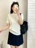 Blusa versátil de gola alta curta de manga curta para mulheres plus size, coleção outono 2026, para mulheres com silhuetas mais cheias, adequada para usar como camada externa ou como camada interna, suéter de tricô