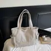 Bolso de Mano Bordado de Pana Retro para Mujer 2025 Nuevo Bolso Cruzado Casual de Hombro de Gran Capacidad para Viajero