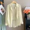 Camisa bonita de 12 colores para Primavera/Verano, disponible en stock, con una atmósfera elegante, adecuada para conducir, protección solar, diseño holgado, plisada y ligera [solo camisa]