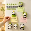 Cuando estoy aburrido, compro un juego de lindos y creativos imanes de refrigerador de bambú de panda de Chengdu, Sichuan.