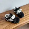 Zapatillas de entrenamiento negras alemanas para niñas, tallas medianas y grandes, con tacón oculto para mayor altura, zapatillas casuales de suela gruesa, zapatillas deportivas blancas versátiles para estudiantes