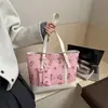 Primavera 2026 Nuevo Bolso de Hombro Único de Mano con Estampado de Cerezas Texturizado de Moda Versátil Bolso para Madre e Hijo