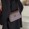 Bolsa Transversal Feminina 2026 Nova Outono e Inverno Vintage Versátil Bolsa de Ombro Tendência Pequena Quadrada Este Ano