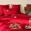 Conjunto de Quatro Peças de Algodão de Fibra Longa Estilo Chinês de Casamento de Alta Qualidade, Roupa de Cama de Dote de Casamento Vermelho Brilhante, Capa de Edredom Bordada de Alta Qualidade