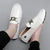 Sapatos Doudou Transfronteiriços Masculinos Sapatos Slip-on Britânicos Mocassins de Couro Genuíno Sapatos de Couro Moda Casual Tamanho Plus Sapatos Masculinos de Negócios Casal
