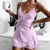 Vendas transfronteiriças de comércio exterior europeu e americano: camisolas, roupões, lingerie e roupas de estar femininas em tecido acetinado e canelado