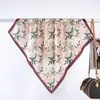 Nicho Pastoral Bufanda de Seda Versátil para Mujer Primavera y Verano Bufanda Cuadrada Pequeña Estampada de Seda Artificial de Gama Alta Bufanda Uniforme Venta al por Mayor