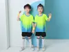 Uniformes de Fútbol Personalizados por Sublimación para Niños, Maillots de Entrenamiento para Competiciones Deportivas al Aire Libre, Calcetines de Fútbol de Manga Corta Transpirables que Absorben el Sudor