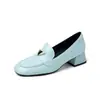Sapatos Femininos de Couro Bovino de Primeira Camada com Salto Bloco, Novo Estilo para o Início da Primavera, Bico Redondo, Salto Médio, Sapatos Femininos de Cano Médio Azul Claro