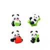 Paisaje en Miniatura Figura de Panda de PVC Adorno Pequeño Accesorio de Decoración DIY Panda Sosteniendo Brotes de Bambú Adorno de Escritorio de Panda