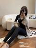 Conjunto Térmico de Manga Larga para Mujer Otoño e Invierno con Aceite de Jengibre Camelia Cachemira Seda, Top de Otoño y Pantalones con Cuello en V y Encaje, Corte Ajustado.