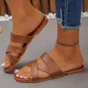 Comércio Exterior Transfronteiriço 2026 Verão/Primavera Nova Moda Feminina Tamanho Grande Tiras Cruzadas Faixa Larga Chinelos de Praia Atacado
