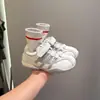 Zapatos Deportivos Versátiles de Moda 2026 Primavera/Otoño Nuevos Zapatos de Entrenamiento Alemanes para Niños Niños y Niñas Suela Suave Cómodos Zapatos Casuales Estilo Coreano