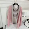 Bufanda de hilo transfronteriza europea y americana con letra H, moderna y a la moda, cálida y gruesa, con borlas largas, chal de doble cara y calentador de cuello