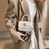 Bolso Casual para Mujer 2025 Nuevo Bolso de Mano con Cinturón Retro Europeo y Americano Bolso Cuadrado Pequeño Bolso Bandolera Mini de Cuero Aceitoso de Alta Gama para Mujer