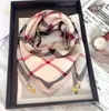 Bufanda de Seda con Hebilla Magnética Pequeña, Bufanda Cuadrada Versátil Nueva Resistente al Frío, Bufanda Decorativa de Moda Cálida Estilo Coreano para Mujer de Otoño e Invierno