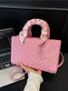 Bolsa de Mão Elegante e Simples Estilo Princesa Diana 2026 Novo Modelo Bordado Pesado de Alta Qualidade Lenço de Seda Bolsa Transversal de Ombro Único Bolsas