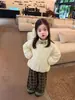 Chaqueta acolchada para niñas, nueva colección de invierno 2026, abrigo de algodón estilo coreano para bebés y niños, ropa de algodón cálida para niñas pequeñas