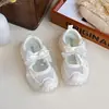 Sandalias Deportivas para Niñas 2026 Zapatos Infantiles Comercio Exterior Zapatos de Arroyo para Niños Niños Medianos y Grandes Niñas Bebé Zapatos para Papá Malla Simple Zapatos Blancos