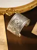 Pulseras de Cara Ancha de Alta Gama Transfronterizas, Pulseras de Patrón Tallado Estilo Étnico Bohemio, Joyería de Mano Ligera de Lujo y Elegante al por Mayor